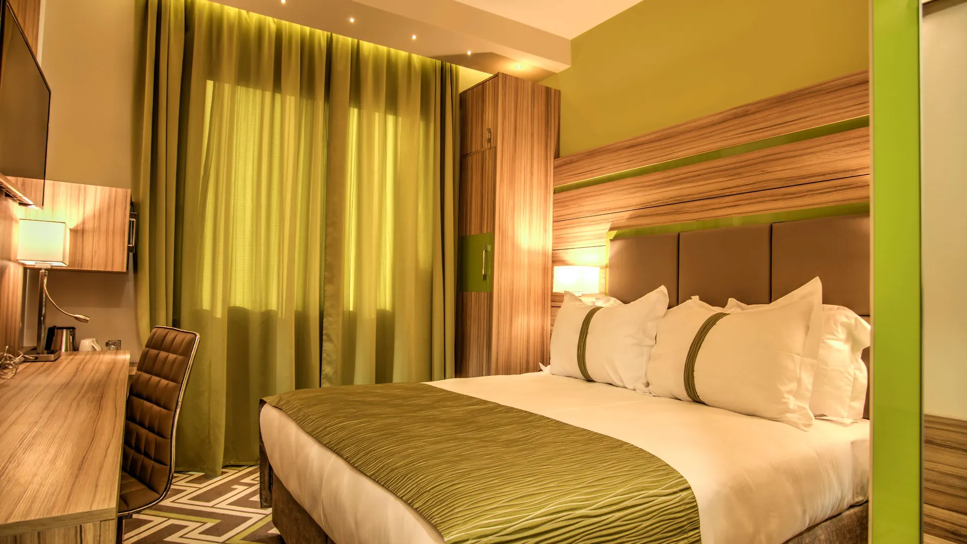 Holiday Inn Plovdiv By Ihg 4*,  Bulgaria