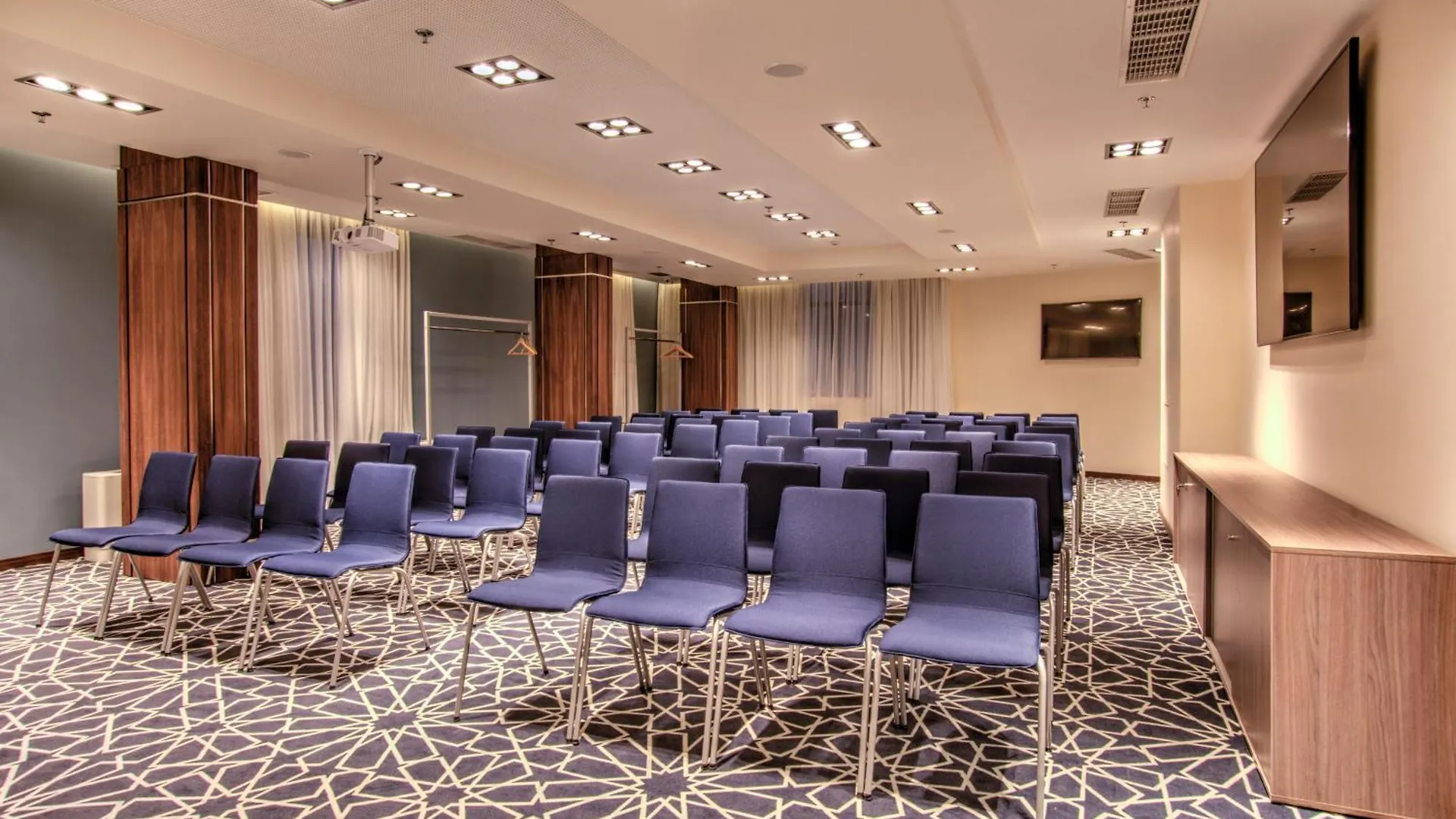 Holiday Inn Plovdiv By Ihg